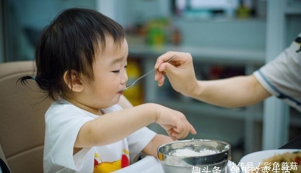 中医|中医:一种“天然养胃药”,白开水里扔几颗,修复胃黏膜!