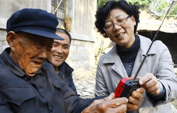 耳垂|不论男女,这两处越“大”,可能越长寿,占了一个也很幸运