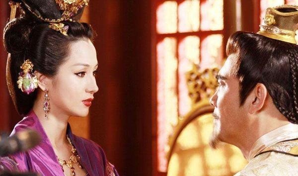 潘玉儿|历史上唯一敢奴役皇帝的美艳少妇