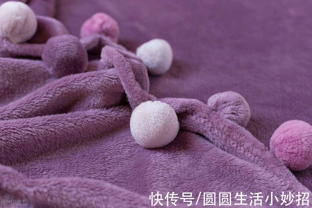 清洗床单时,在水里倒一碗,多脏的床单也能干净如新,省事又方便