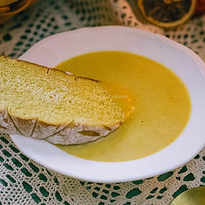 万圣节南瓜全麦软欧面包