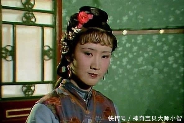 宝姑娘|袭人为何挨了宝玉的窝心脚？麝月说的一句话是关键！