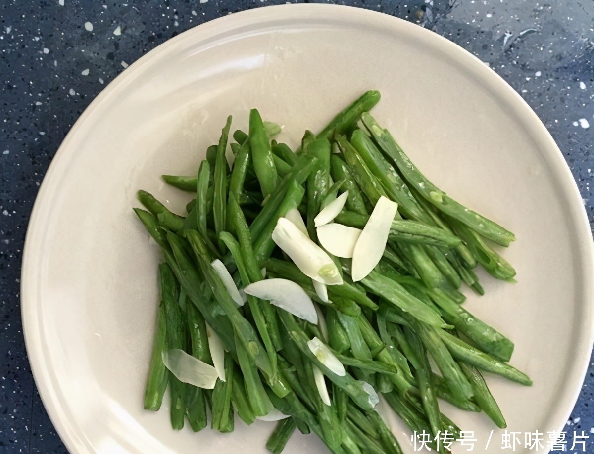 女性想要皮肤好,推荐吃三种食物,健胃消食,安神助睡眠