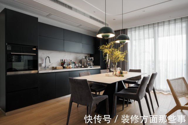 衣帽间|175平现代四居室扩充大中厨，打造儿童套房