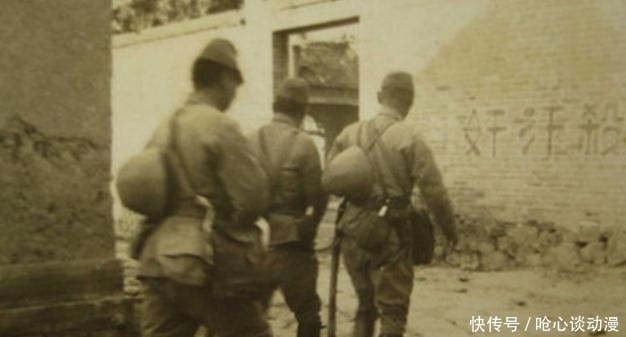 进村|鬼子进村老照片:失去女儿母亲悲痛欲绝,小姑娘的眼神充满绝望!