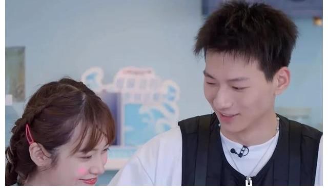 金紫怡|機智的戀愛：女1曬親密合照，網友送祝福，女3戀人身份公布遭網暴