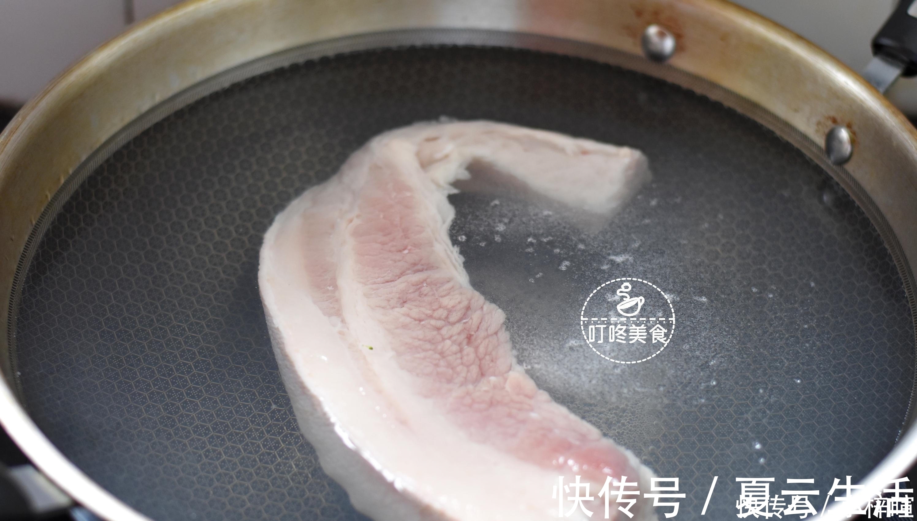 入味|做红烧肉时,别只知道焯水,牢记3个小技巧,肥而不腻更入味!