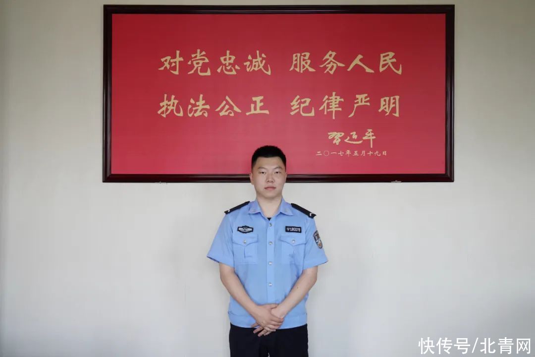 学警|深夜路遇“神秘男”，大三学警狂追百米一招摁倒：不存在害不害怕！练过！?