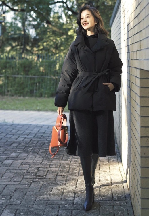 半身裙 羽绒服怎么穿更好看?看看这几个穿搭技巧,让你轻松美出新高度