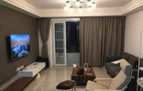 脑子|老公非要把衣帽间装在卫生间入口，我骂他脑子进水，完工后我闭嘴了