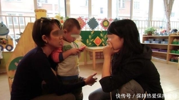检查|幼儿园老师发现孩子口袋鼓鼓的,检查后她偷偷抹泪,园长:退园吧