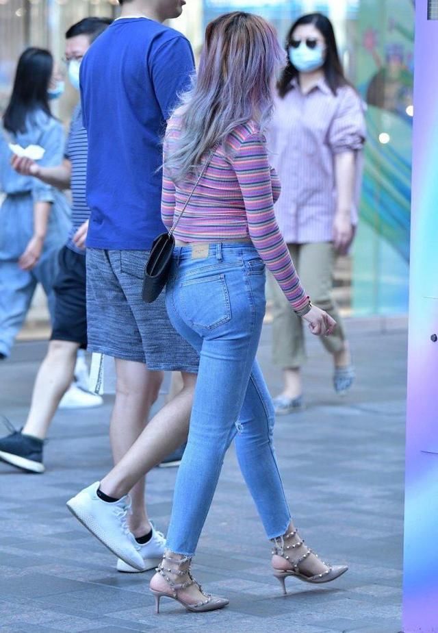 美丽的她个性足，彩虹般的魅力够时尚，真精致