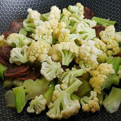 五香肉肠焖花菜