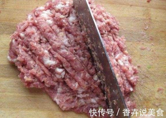 30年老师傅调饺子馅，别只会加水，加1步，饺子又鲜又香