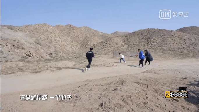 陈赫、郭京飞吃蒸海鲜超享受!下一秒却被“打包”带走?