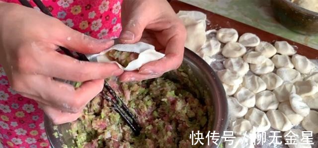 包饺子|三伏天，用它包饺子，比韭菜茴香鲜，清热消暑，我家一周吃4次！