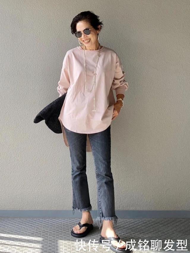 这才是老年人该有的装扮，60岁阿姨的减龄穿搭，展现别样的美感