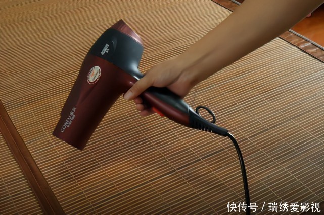 凉席|凉席一年没洗全是螨虫，教你正确的清洗方法，洗得干净还除螨虫