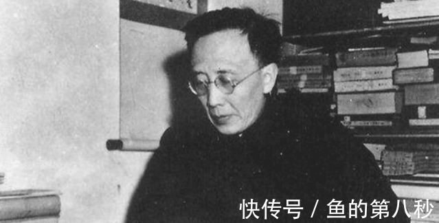 徐广平#郭沫若用四字骂鲁迅,鲁迅加一字回骂,世人笑称就是郭沫若的一生!