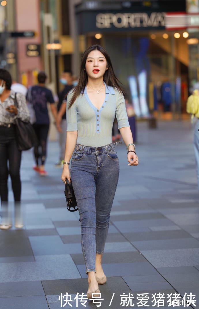 姑娘裤子“自备”腰带,穿在身上还真是省事