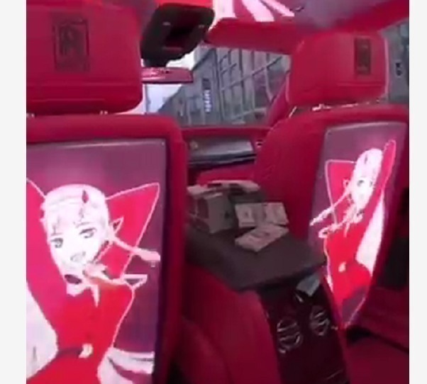 星空顶|男子嫌劳斯莱斯车标土,花费80万,换成“动漫美女”