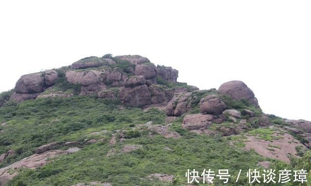 山组|看图：烟台海阳林寺山上的奇石多，有块“风动石”很出名