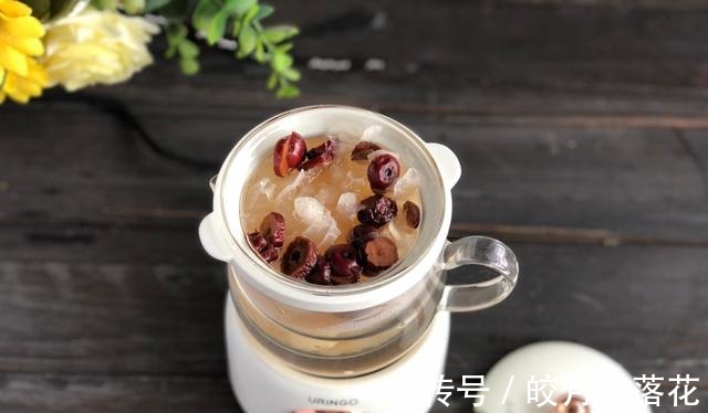 秋冬干燥常喝它,去燥润肺特滋润,每天一碗皮肤水润有光泽真年轻!