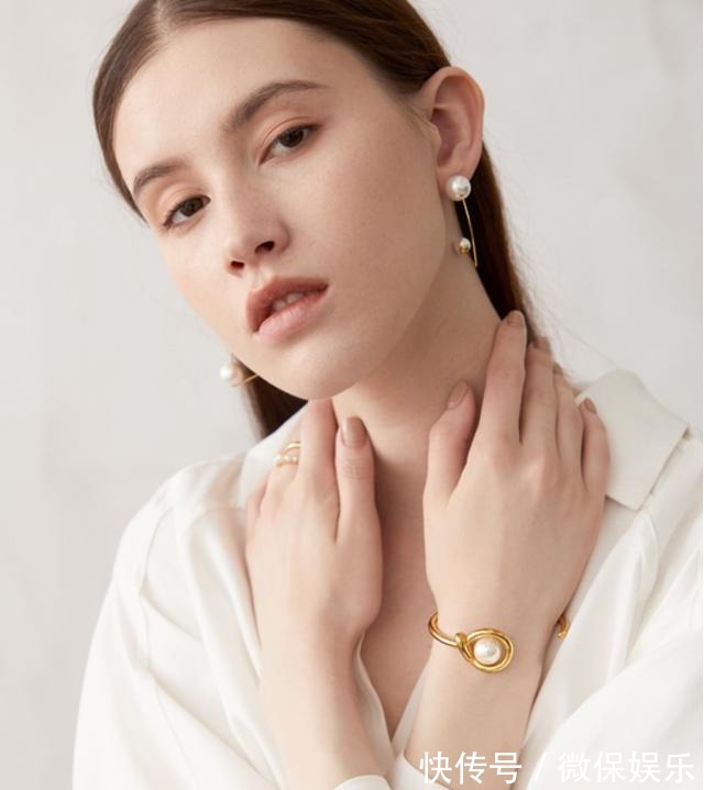 项链 每个脸型都有适合的耳环类型,戴对款式提升气质,教你4种戴法