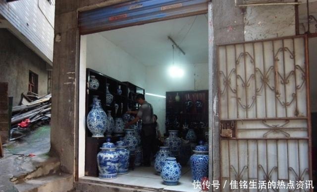 摆地摊|古玩市场那些曾靠摆地摊年入百万的商贩,如今过得怎么样了