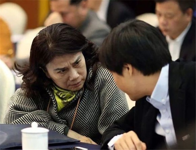 雷军|与雷军对赌十亿,被称为话题女王,董明珠个人品牌形象构建之路