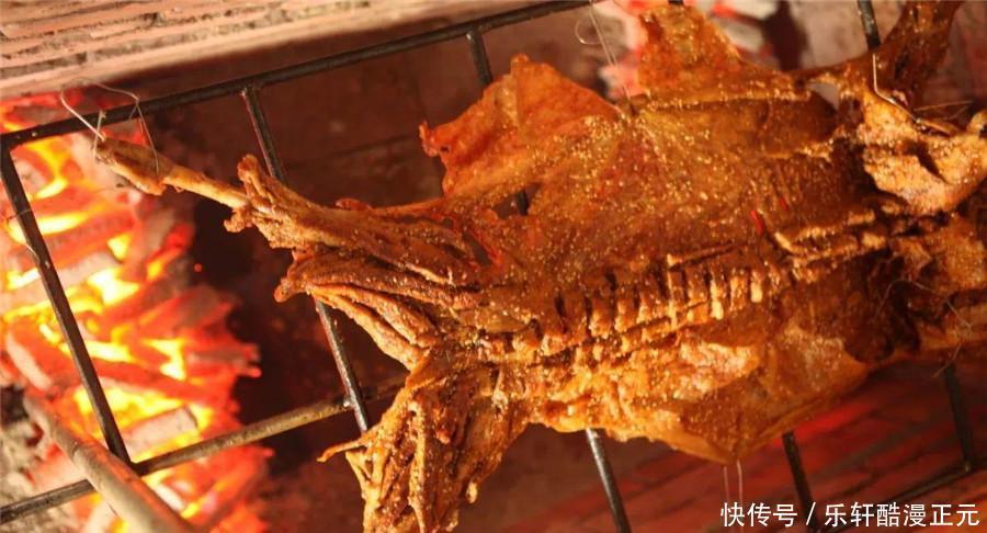 经典的烤全羊,到底怎么吃,才能够最大的激发香味