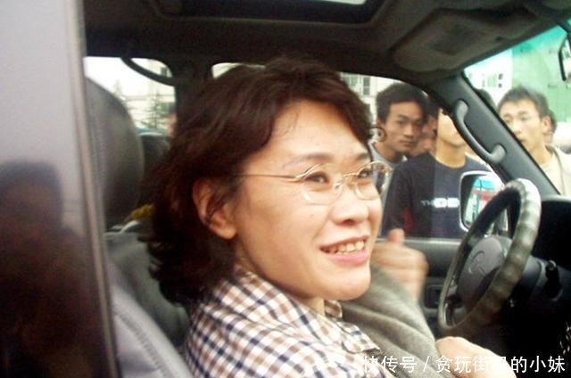 保尔|当代“保尔”张海迪5岁高位截瘫却自学成才,成医者济世救人!