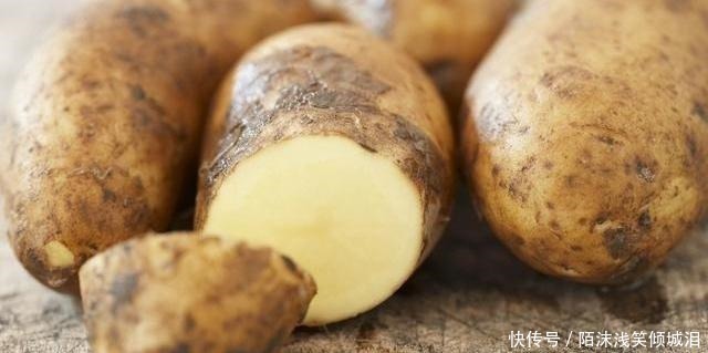 土豆|土豆去皮原来这么简单,现在才知道,教你一招,再也不用削皮了