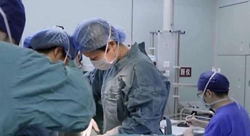 剖腹产|“医生，能不能把我多余的脂肪割掉”剖腹产的产妇说完，医生笑了