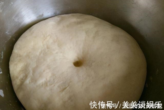 面团|每年冬天，我家必做这素馅包子，5块钱蒸一锅，暄软馅香营养高
