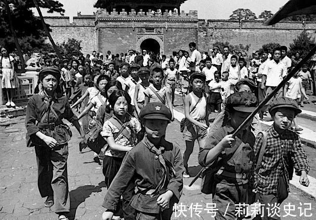 刘慈欣|被国资委点名批评,奥巴马催更,刘慈欣的《三体》到底多有毒?