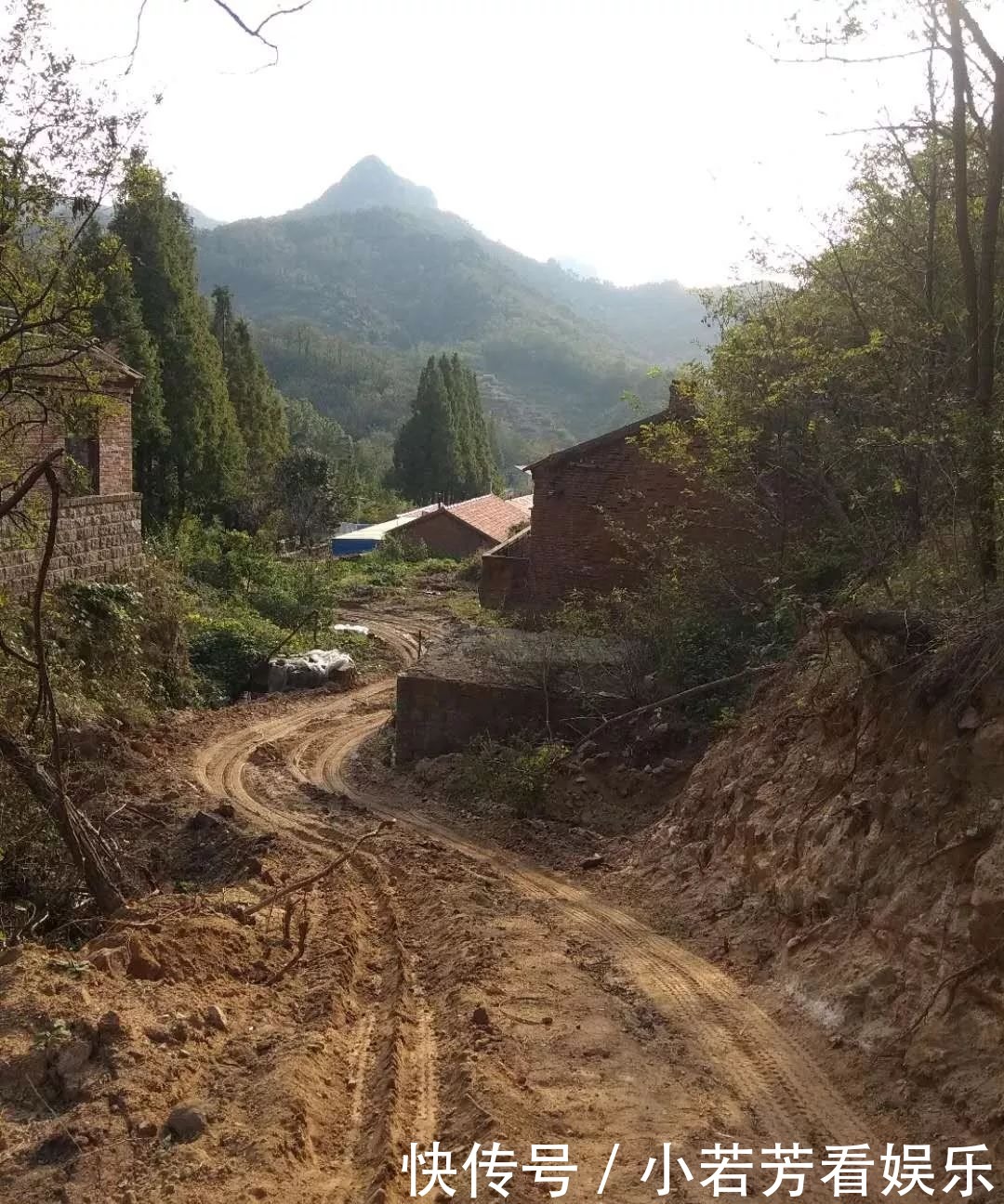 临朐这 个地方山清水秀，却不是一个村庄，而是……