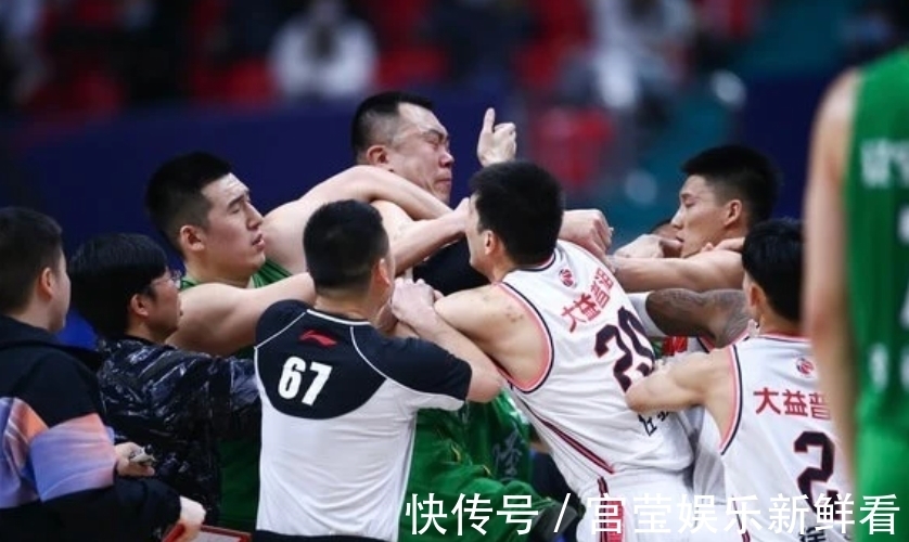 辽宁队|CBA公司还原真相!韩德君挥拳击打威姆斯,应该要站出来道歉吗?