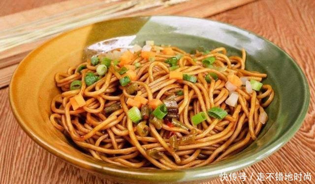 中国有名的“8碗面”,南方4碗北方3碗,剩一碗是“面中之王”
