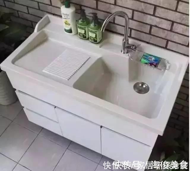 卫生间|别蹲在卫生间洗衣服了，多累呀，在阳台做个池子很好用！