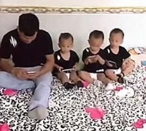 老爸|妈妈让老爸带三胞胎宝宝,结果老爸带着三胞胎玩手机,老妈怒了