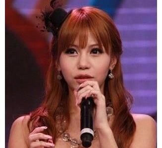 “拜金教主”马诺的黑红史，她的问题远比你想的更恶劣！