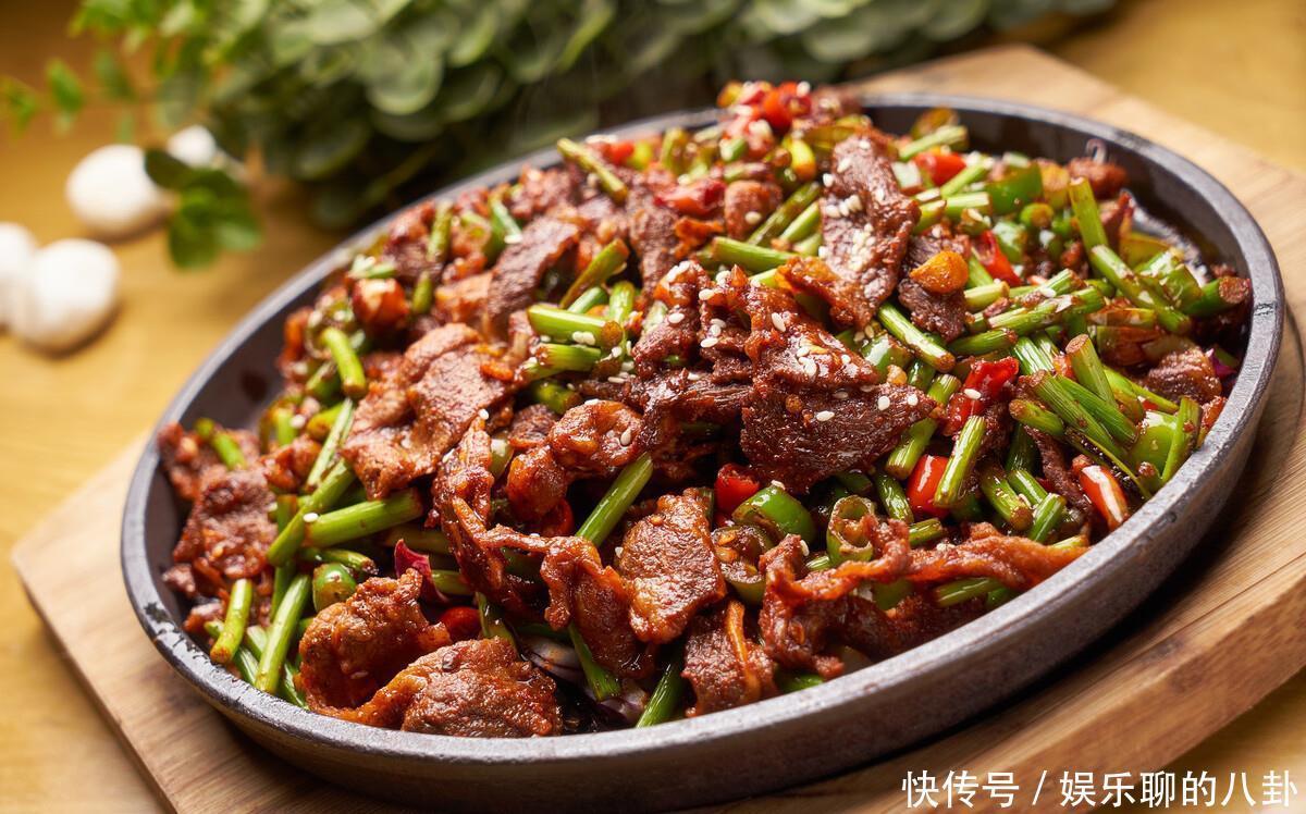 不管炒什么肉,都别用淀粉腌制了,教你一招,肉片更嫩更入味