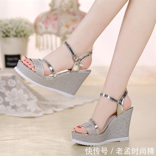 你需要一双好的凉鞋,因为你有好多人要见