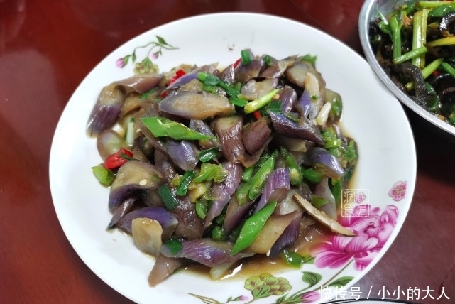 土鸡|自己做9菜一汤家人聚餐,成本不足200元,妈妈:你们就是爱去饭店