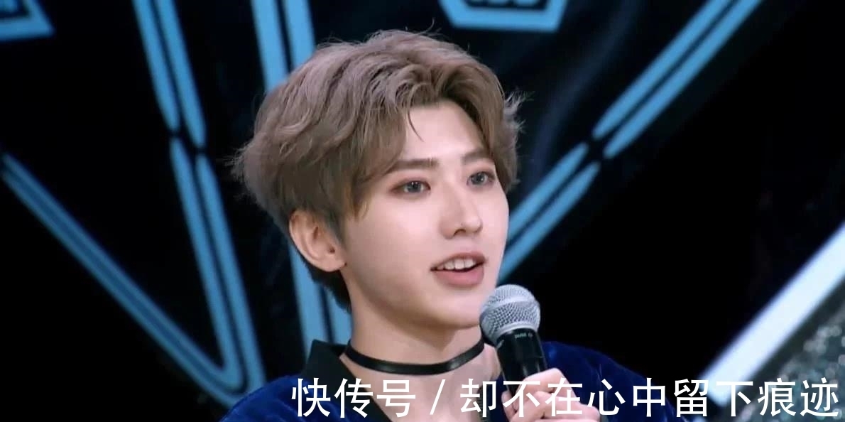公益事业|蔡徐坤17岁旧照流出引热议，原生态五官曝光，颜值是认真的吗？