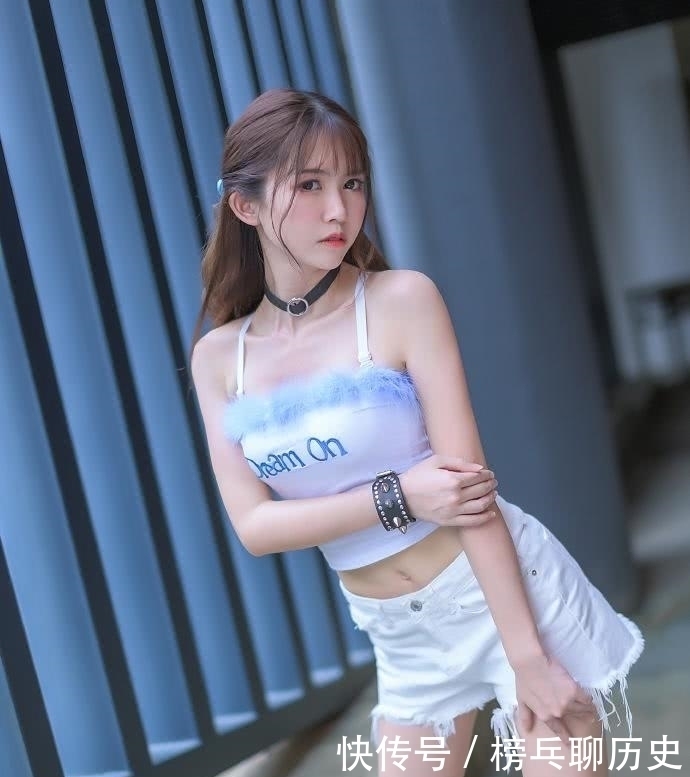 小姐姐|选择时尚短裤穿搭,开启青春俏美模式