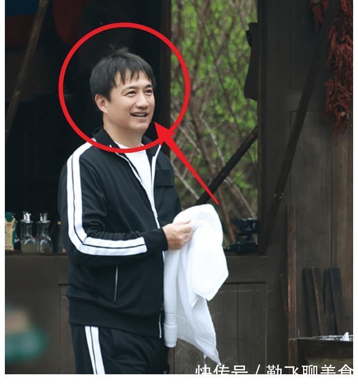 何炅|向往5最后一期录制，张艺兴彭昱畅直播晒合照，黄磊发文满是不舍