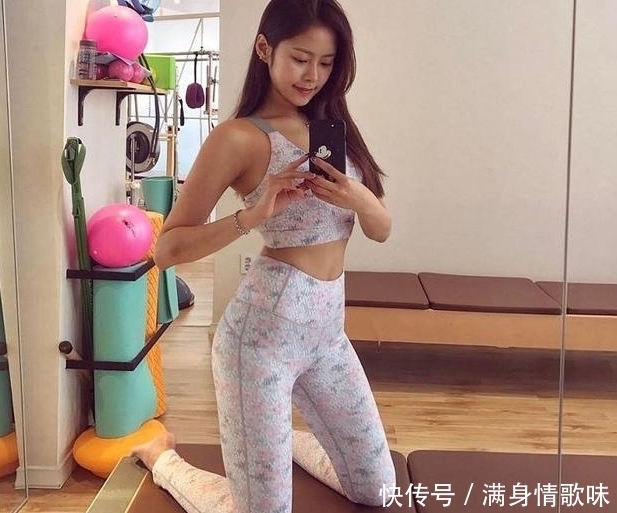 小姐姐|身形有致的打底裤小姐姐,秀出傲人的曲线身材,特别招人喜欢