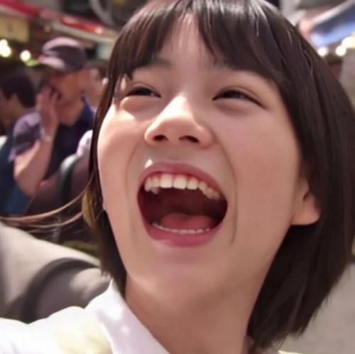 女生若有这3种脸蛋,趁早建议“留长发”,异性缘不请自来